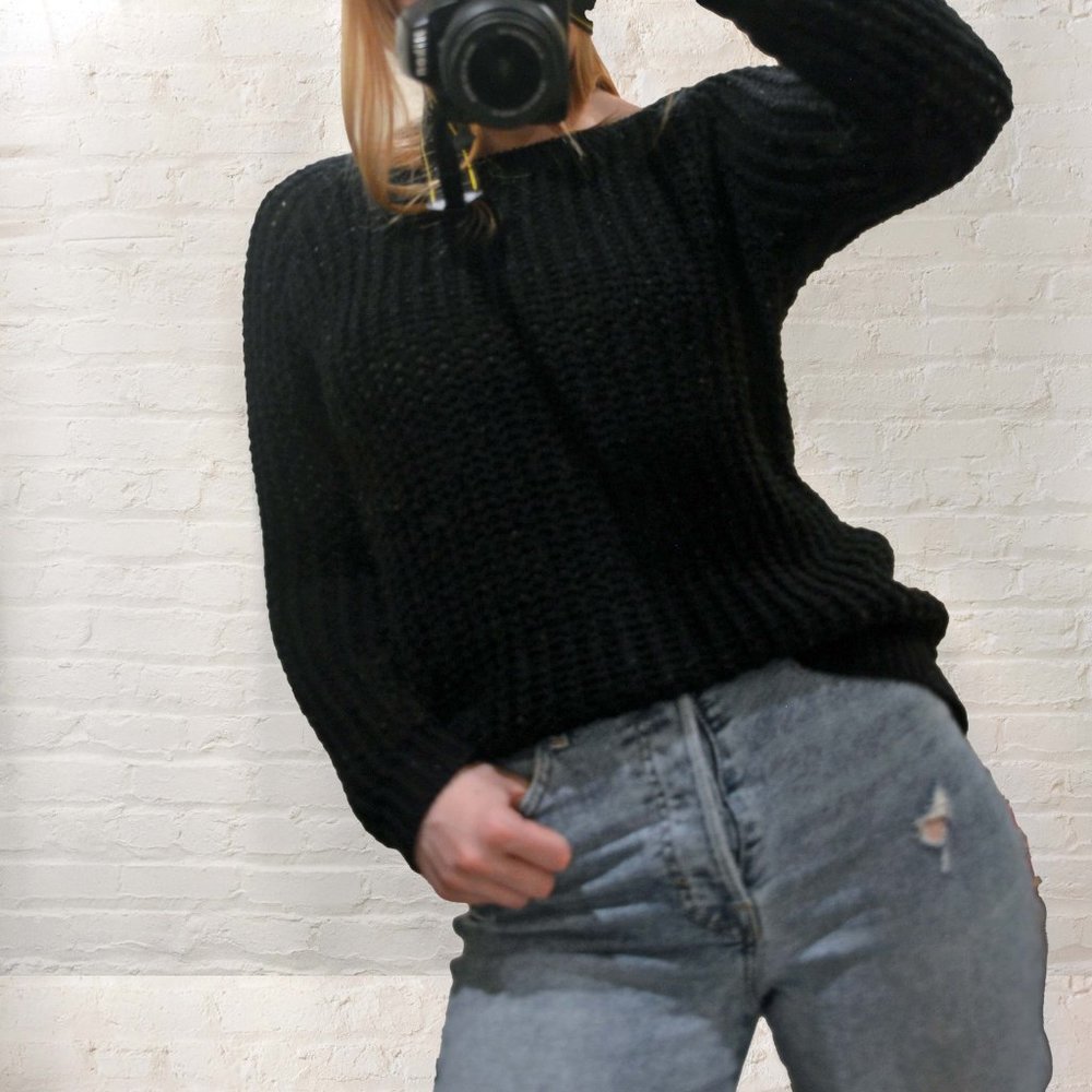 3/$15 🌺Black chunky Knit Sweater